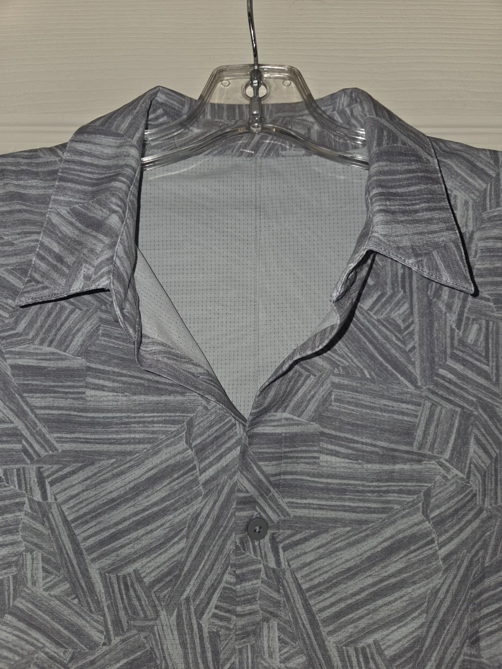 Lululemon Airing Easy Shirt Fits Large Men's Short-Sleeve Gray Patterned Shirt